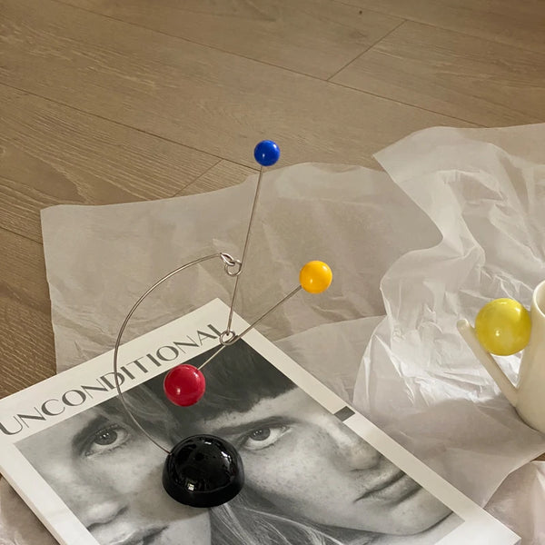 Rotating 3 Ball Balance Metal Ornament Book Holder