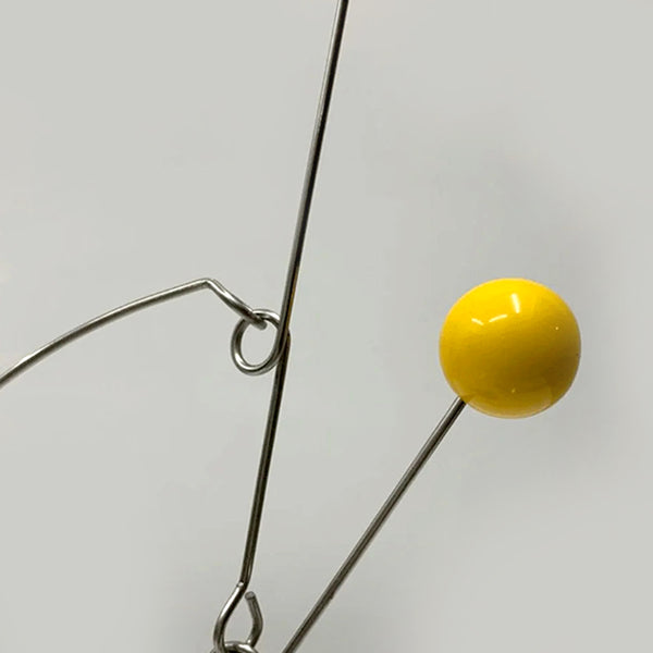 Rotating 3 Ball Balance Metal Ornament Book Holder