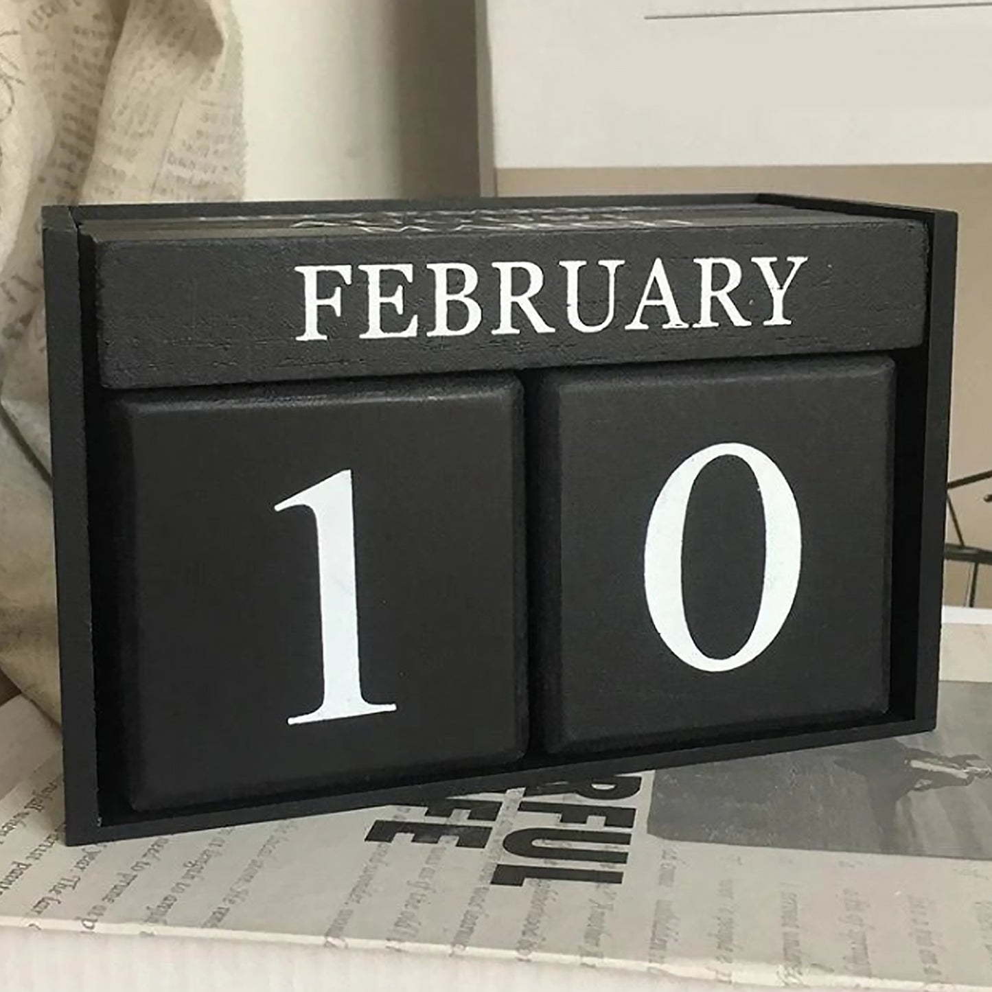 Black & White Wooden Block Calendar