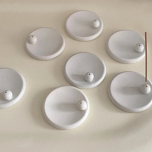 Schlichter Räucherstäbchenhalter aus Keramik