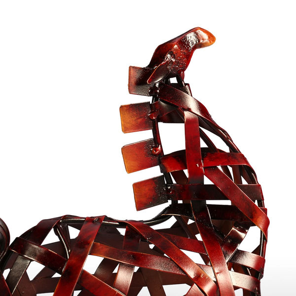 Estatua de caballo trenzado de hierro