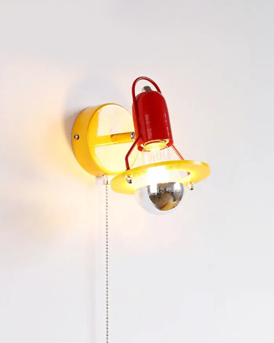 Industrielle Wandlampe im Memphis-Stil