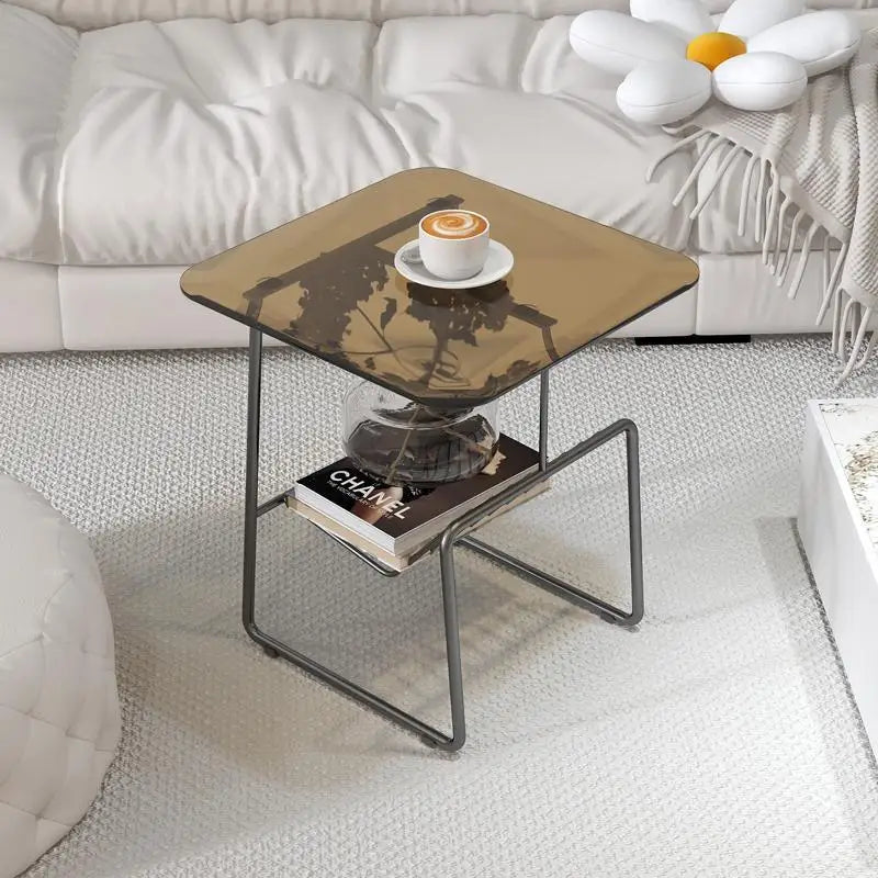 Table d'appoint avec plateau en verre et étagère en métal