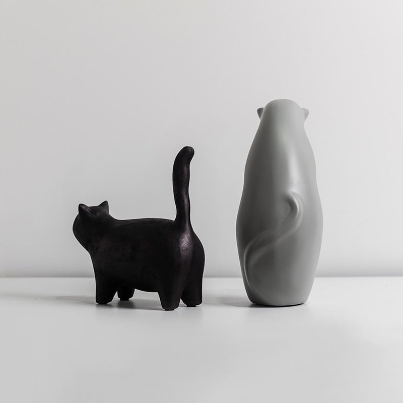 Minimalistic Sitting Cat Sculpture