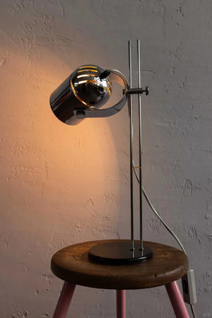 Lampe de table industrielle avec rail en métal