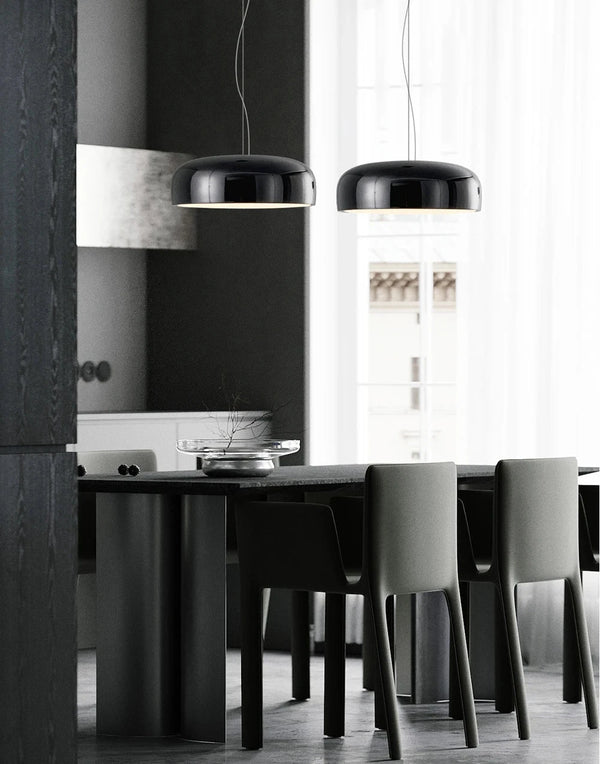 Plafonnier suspendu en forme de dôme en métal