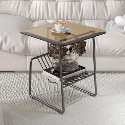 Table d'appoint avec plateau en verre et étagère en métal