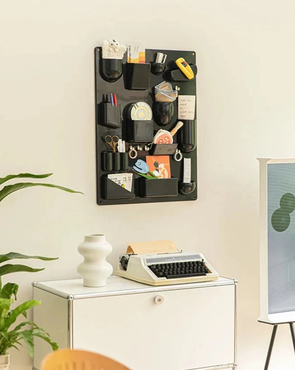 Farbiges Aufbewahrungsregal zur Wandmontage im Retro-Stil