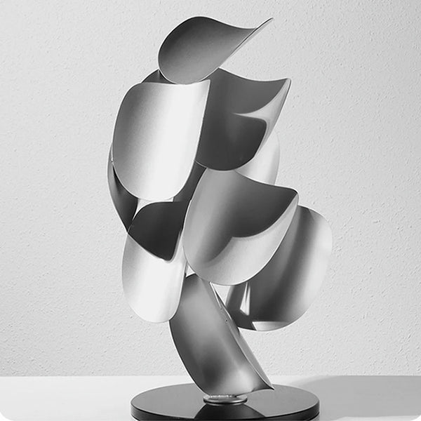 Luxuriöse Kunstskulptur aus Metallblättern