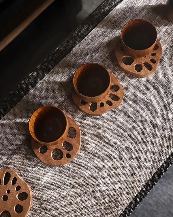 Lotuswurzel-Untersetzer aus Holz