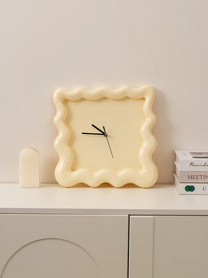 Modü  Cloud Frame Wall Clock
