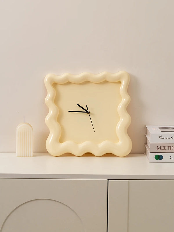 Modü  Cloud Frame Wall Clock