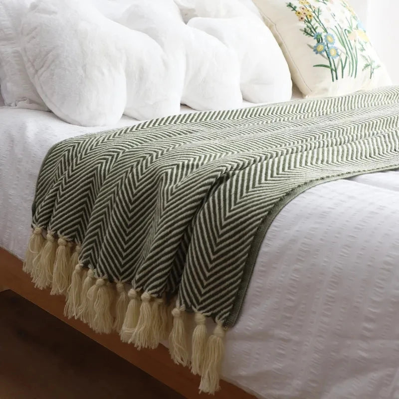 Striped Geometric Jacquard Knitted Throw Blanket