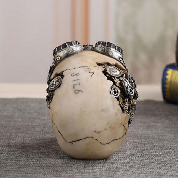 Escultura de calavera de motociclista estilo steampunk