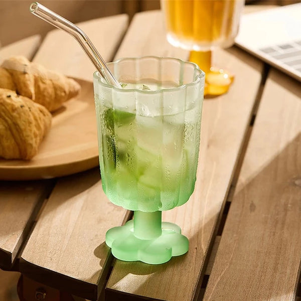 Bicchiere alto da dessert con base a fiore