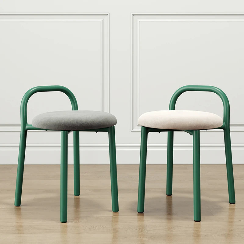 A closer look at Leasing Minimalist Chairs