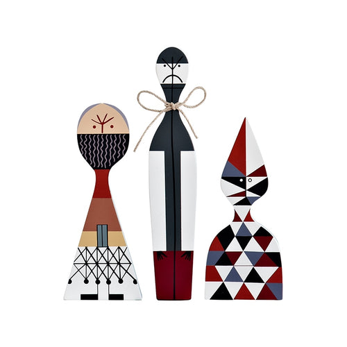 Handgefertigte Charakterfiguren aus Holz