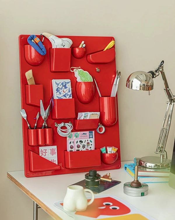 Farbiges Aufbewahrungsregal zur Wandmontage im Retro-Stil