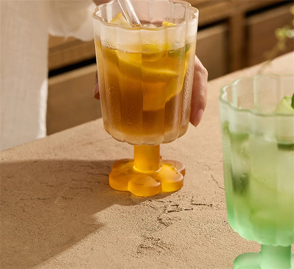 Bicchiere alto da dessert con base a fiore