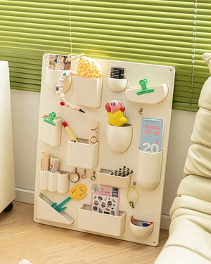 Farbiges Aufbewahrungsregal zur Wandmontage im Retro-Stil