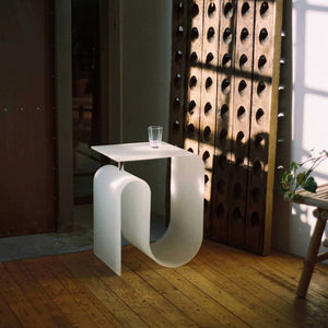 de homê White Wave Side Table