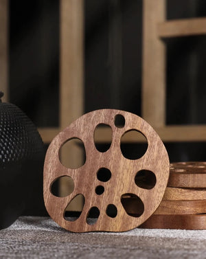 Lotuswurzel-Untersetzer aus Holz