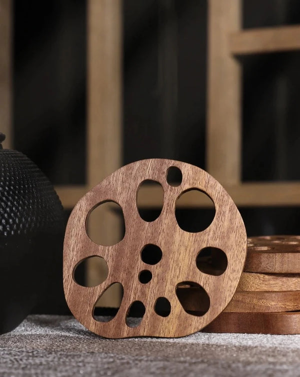 Lotuswurzel-Untersetzer aus Holz