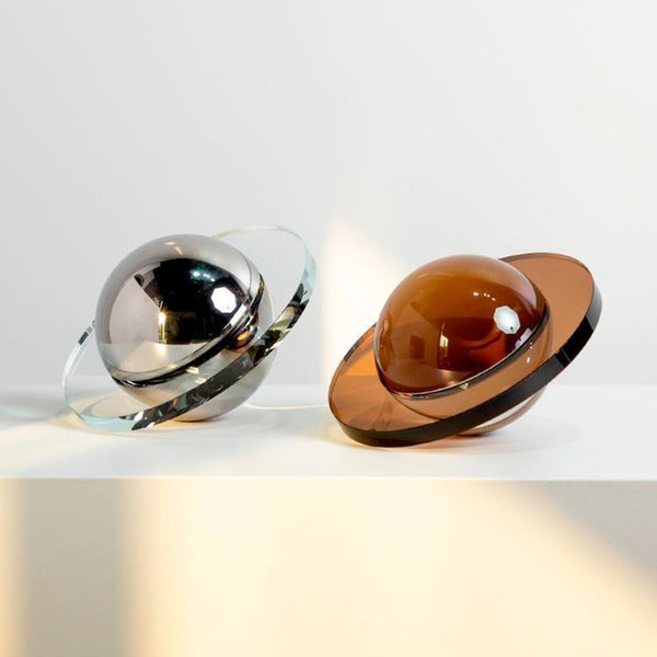 Escultura geométrica del planeta Saturno hecha a mano en cristal macizo