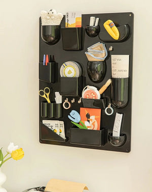 Farbiges Aufbewahrungsregal zur Wandmontage im Retro-Stil