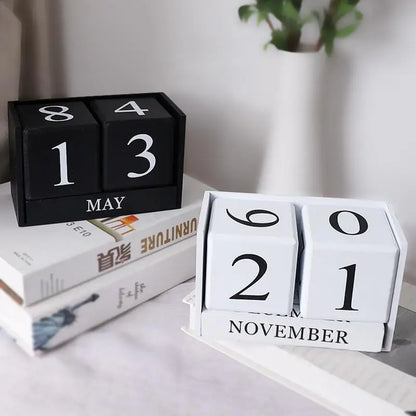 Black & White Wooden Block Calendar