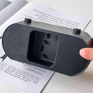 Horloge de bureau avec calendrier rétro