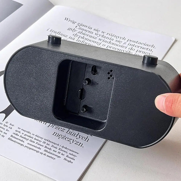 Horloge de bureau avec calendrier rétro