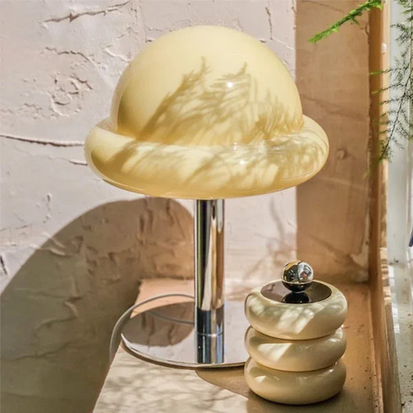 Lampe rétro-contemporaine en verre en forme de champignon Macaron