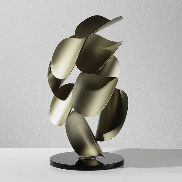 Luxuriöse Kunstskulptur aus Metallblättern