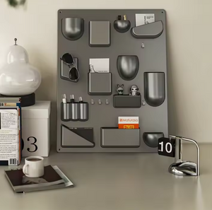 Farbiges Aufbewahrungsregal zur Wandmontage im Retro-Stil