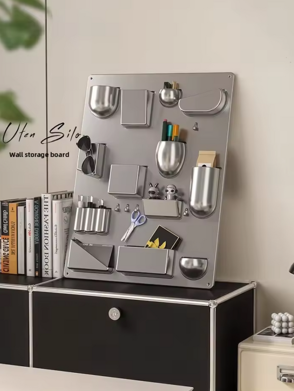 Farbiges Aufbewahrungsregal zur Wandmontage im Retro-Stil