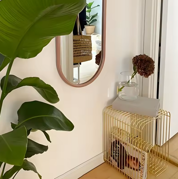 Geometric patterned magazine rack