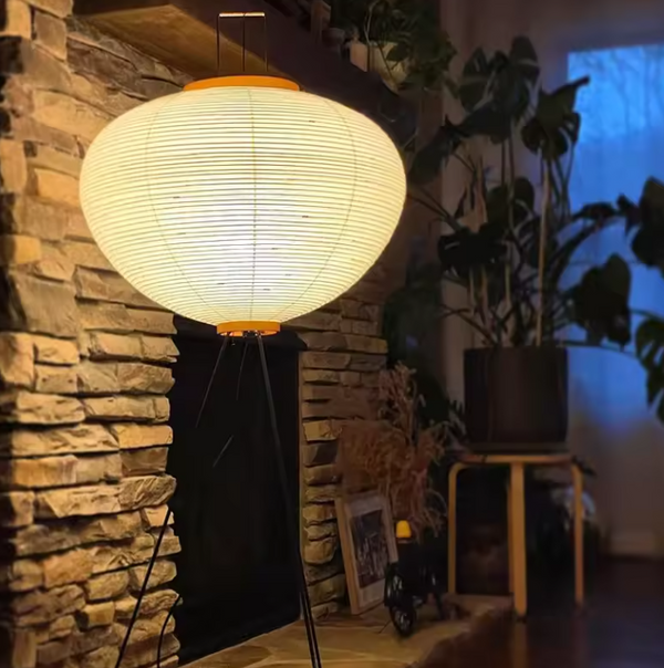 Runde Stehlaternenlampe aus Reispapier im japanischen Wabi-Sabi-Stil