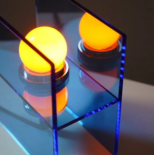 de homê Black Acrylic Table Lamp