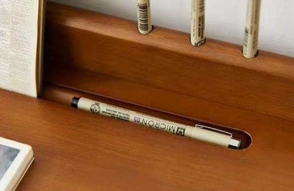 Escritorio de ordenador japonés de nogal con cajones