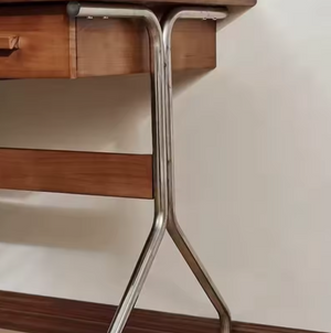 Escritorio de ordenador japonés de nogal con cajones