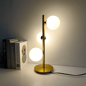 Lampe de table à trois boules