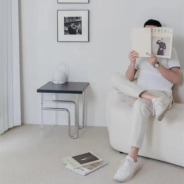 Mesa auxiliar retro con marco de acero inoxidable y acrílico