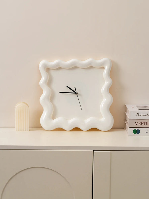 Modü  Cloud Frame Wall Clock