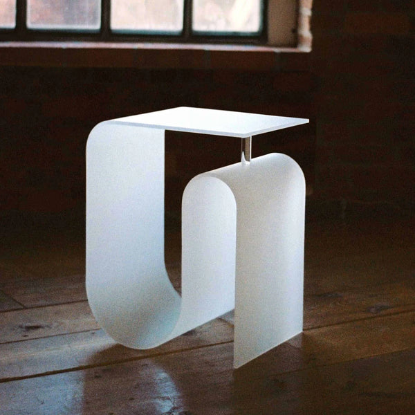 de homê White Wave Side Table