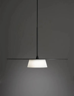 Plafonnier suspendu en plaque métallique ronde et fine