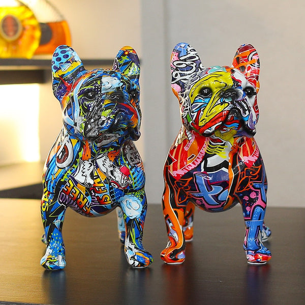Escultura artística de perro bulldog francés pintada con graffiti