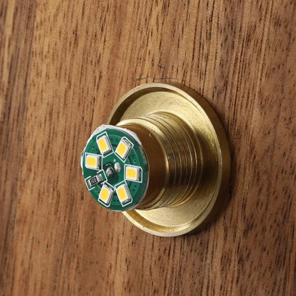 Wandleuchte aus massiver Holzplatte im japanischen Stil