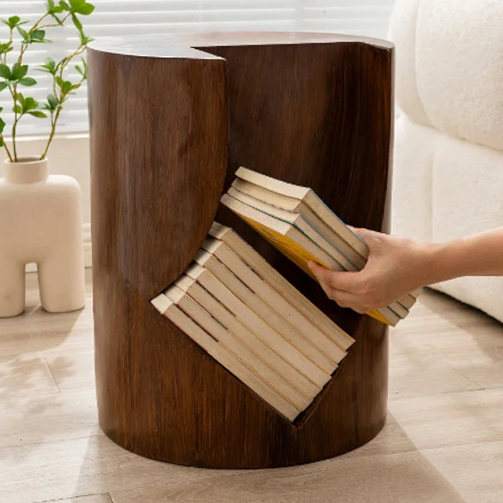 Taburete de mesa de café con estantería de madera esculpida con textura vintage