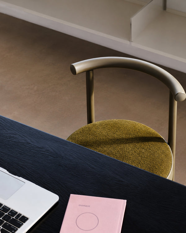Mid-Century Modern Metal Leg Color Round Chair